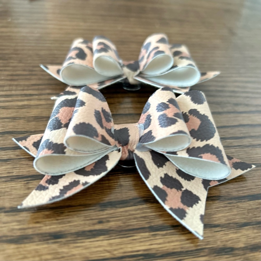 SOLD•Shoe Clips - Picture 2 of 3